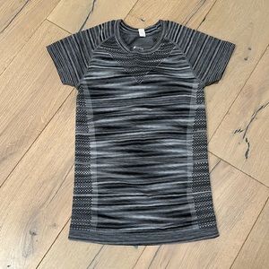 Zella Short Sleeve Athletic Top. Size XS.